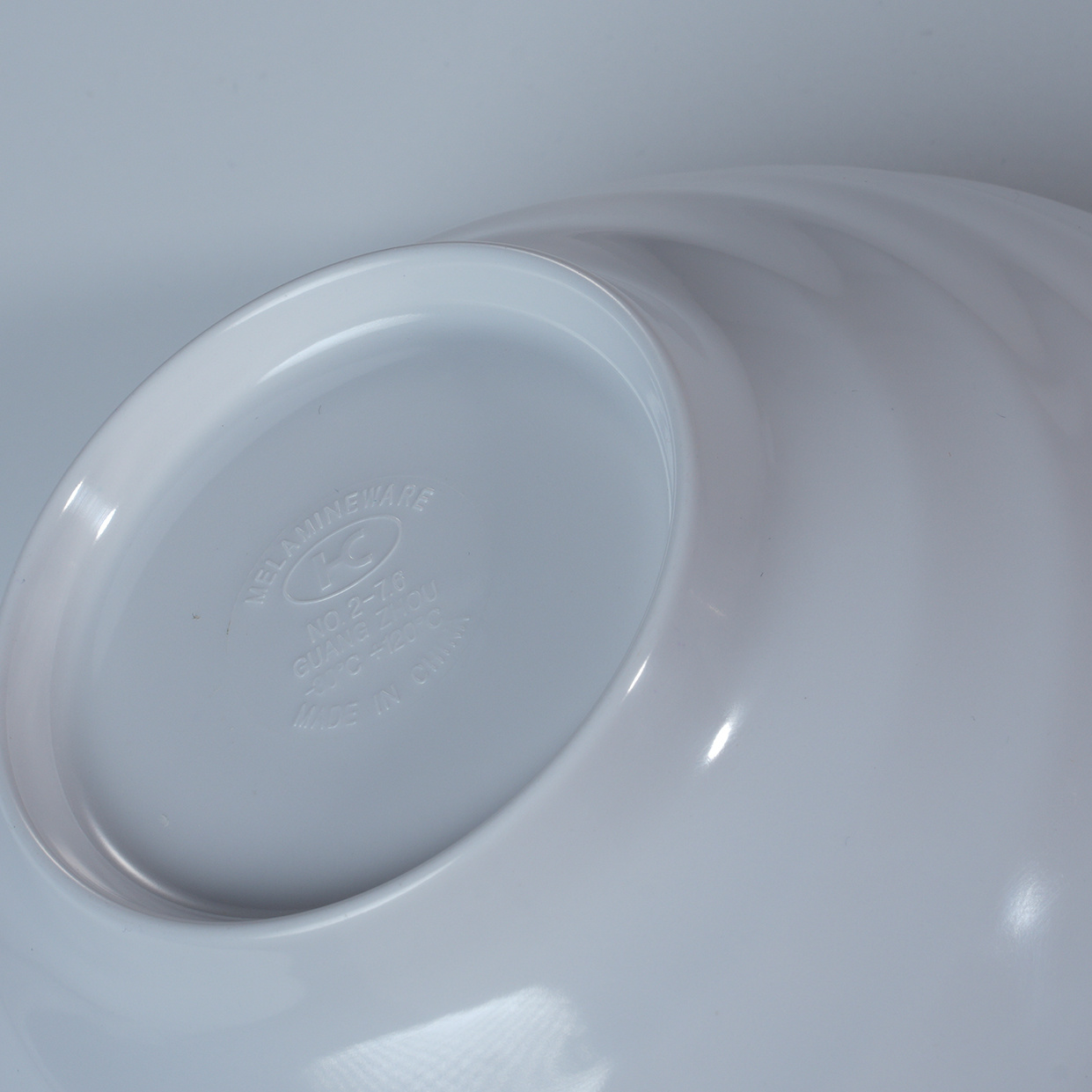 The disadvantages of inferior melamine tableware