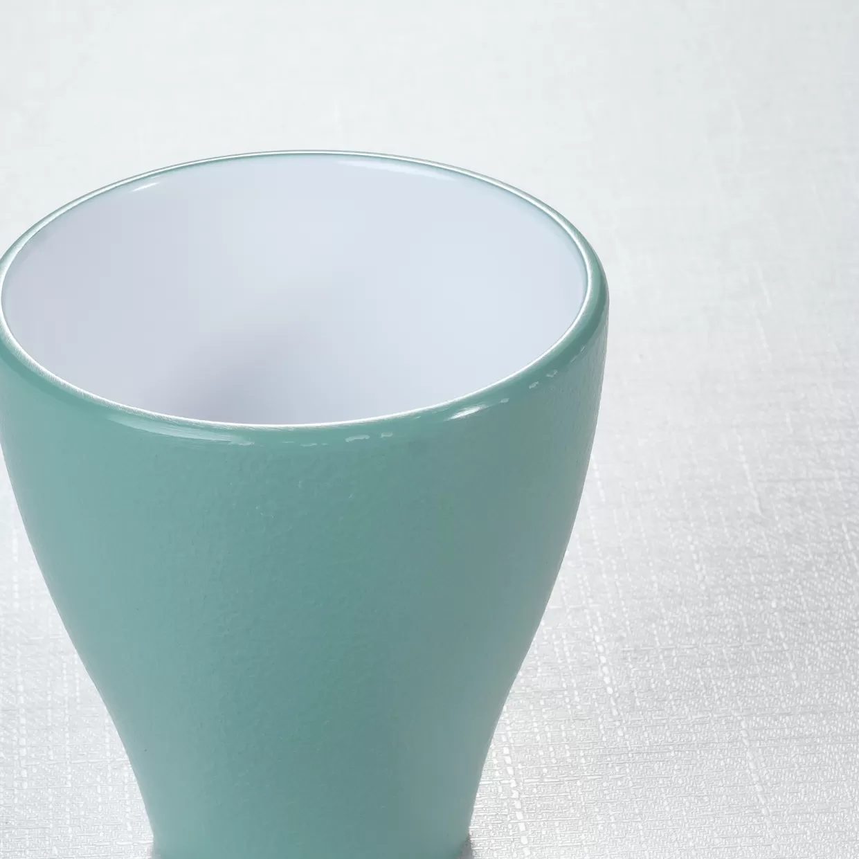 Custom Printed Chic Freestyle Two-Color Melamine Serving Dinner Cup and Plate Unbreakable Plastic for Restaurant Hotel Use