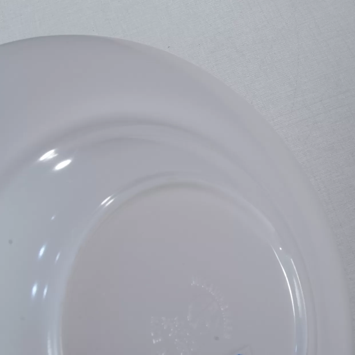 21018 Classic round Unbreakable Dinnerware Plate 100% Melamine Deep Soup Bowl Sustainable Stocked White Plastic Dish Parties